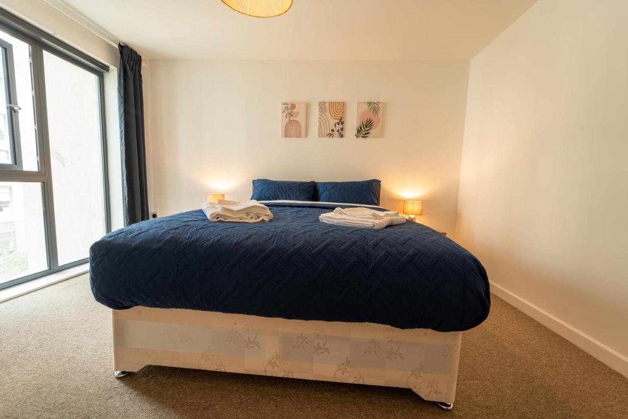Spacious Apartment In Woking Town Centre Luaran gambar
