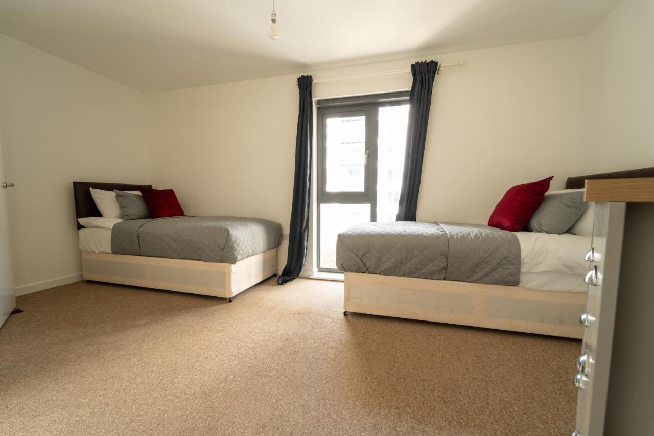 Spacious Apartment In Woking Town Centre Luaran gambar