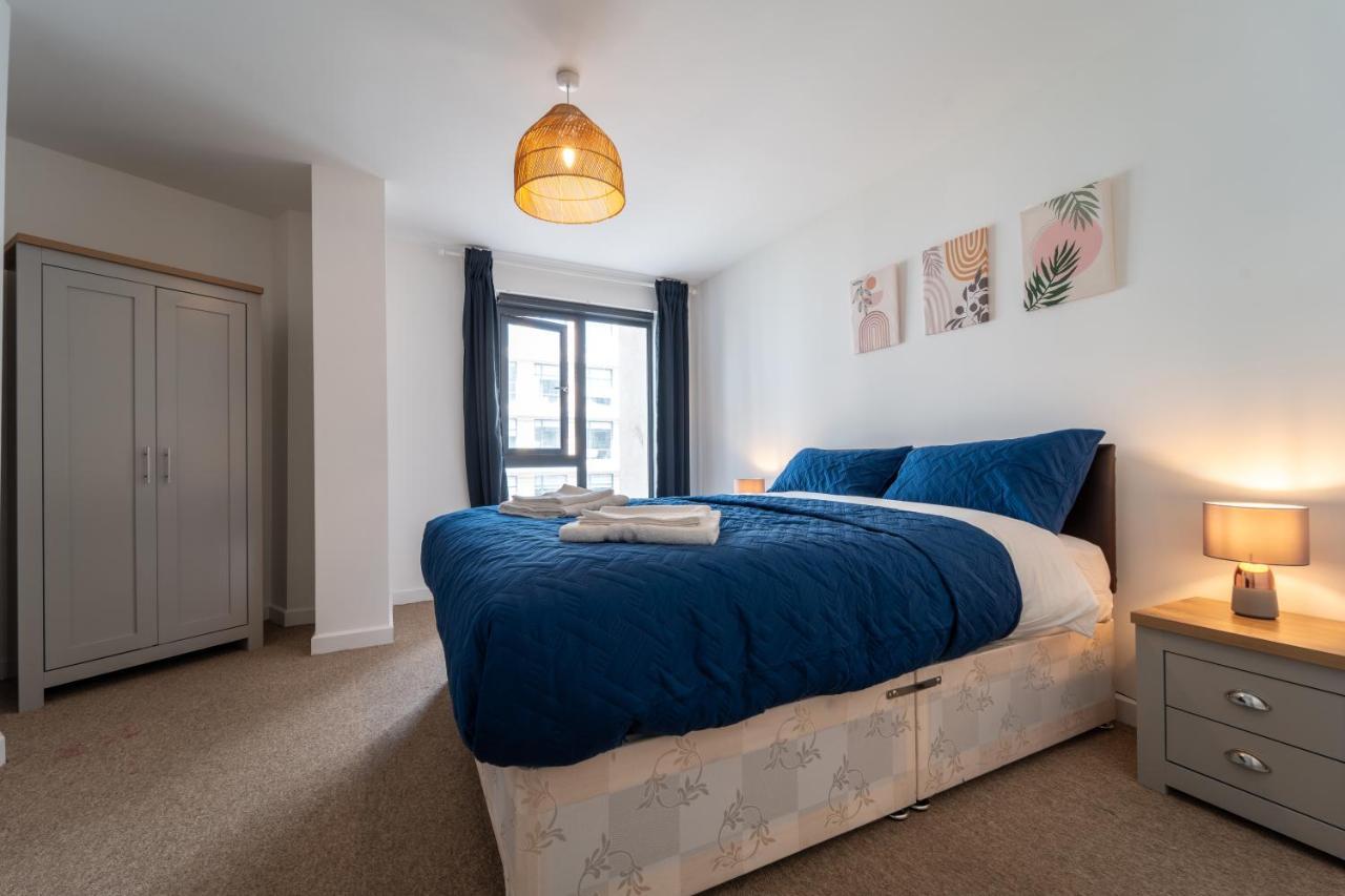 Spacious Apartment In Woking Town Centre Luaran gambar