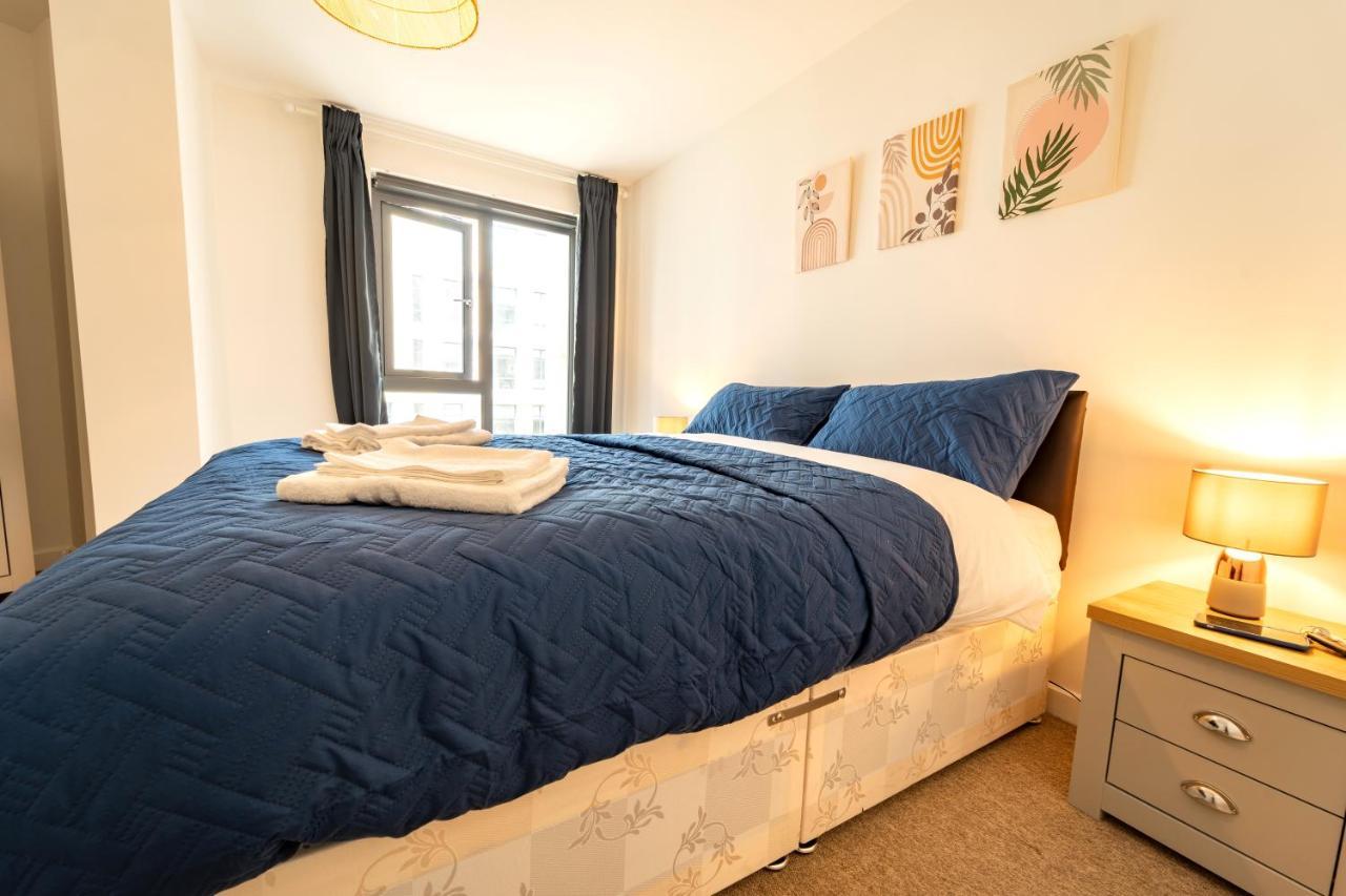 Spacious Apartment In Woking Town Centre Luaran gambar